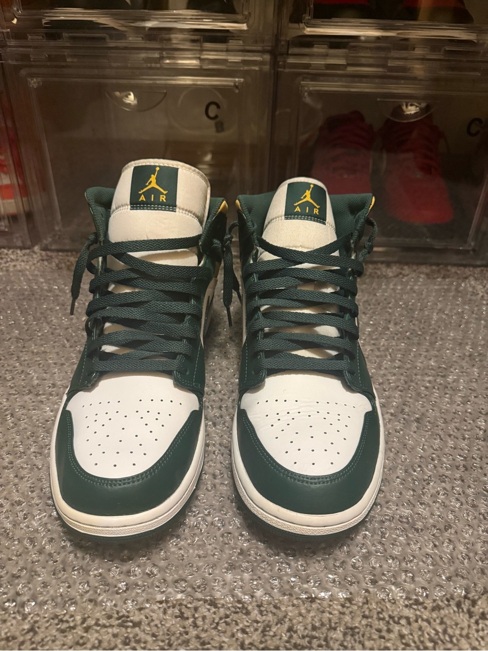 Jordan 1 Mid - Picture 3 of 7